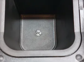 Mercedes-Benz A W176 Pólka deski rozdzielczej 