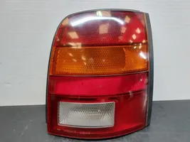 Nissan Micra Lampy tylnej klapy bagażnika 