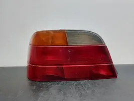 BMW 7 E38 Lampy tylnej klapy bagażnika 