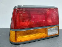 Toyota Corolla E80 Lampy tylnej klapy bagażnika 