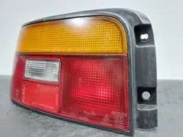 Toyota Corolla E90 Lampy tylnej klapy bagażnika 