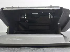 Audi A1 Paneelin laatikon/hyllyn pehmuste 