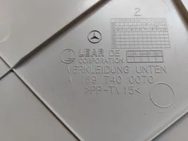 Mercedes-Benz A W169 Tavaratilan kaukalon tekstiilikansi 