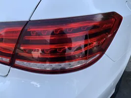 Mercedes-Benz E C207 W207 Lampy tylnej klapy bagażnika 