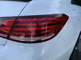 Mercedes-Benz E C207 W207 Lampy tylnej klapy bagażnika 