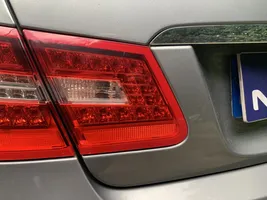 Mercedes-Benz CLK C207 A207 Lampy tylnej klapy bagażnika 