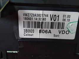 Volkswagen PASSAT B5.5 Speedometer (instrument cluster) 3B0920806A