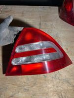 Mercedes-Benz C W203 Lampa tylna R001b022a01