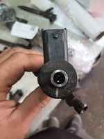 Volvo V70 Fuel injector 30777526