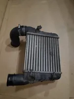 Audi A4 S4 B7 8E 8H Interkūlera radiators 