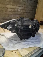 BMW 1 E81 E87 Lampa przednia 10019510