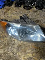 Chrysler Voyager Lampa przednia 02031344