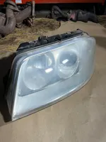 Volkswagen PASSAT B5.5 Lampa przednia 206244B