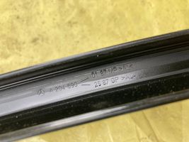 Mercedes-Benz C AMG W204 Rivestimento modanatura del vetro della portiera anteriore A2046900187