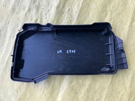 Mercedes-Benz C AMG W204 Tapa de caja de fusibles A2045400182