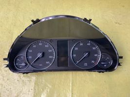 Mercedes-Benz C W203 Tachimetro (quadro strumenti) A2035408847