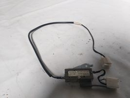 Toyota Avensis T250 Antenos stiprintuvas 