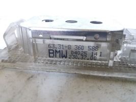 BMW 3 E46 Hansikaslokeron valo 