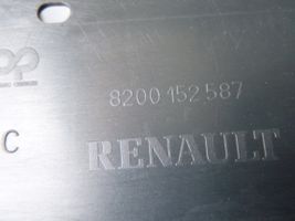 Renault Kangoo I Modanatura separatore del paraurti anteriore 8200152587