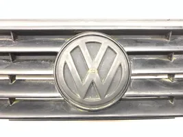 Volkswagen Polo II 86C 2F Grille calandre supérieure de pare-chocs avant 