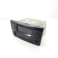 Mercedes-Benz E W211 Unidad delantera de radio/CD/DVD/GPS A2118201079