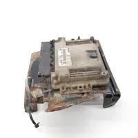 Opel Astra H Sterownik / Moduł ECU 0281011943