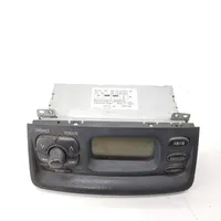 Toyota Yaris Unidad delantera de radio/CD/DVD/GPS 8611052021B0