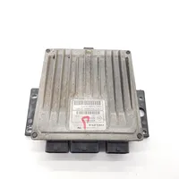 Renault Clio III Calculateur moteur ECU 8200399038