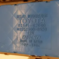 Toyota Corolla E120 E130 Skrzynka przekaźników 8264102040