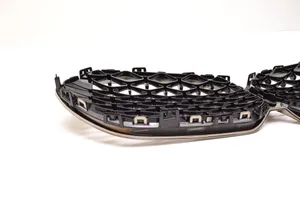 BMW 5 F10 F11 Maskownica / Grill / Atrapa górna chłodnicy 7077402