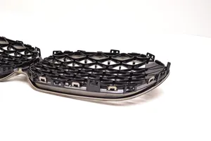 BMW 5 F10 F11 Maskownica / Grill / Atrapa górna chłodnicy 7077402