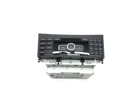 Mercedes-Benz E A207 Radio/CD/DVD/GPS-pääyksikkö A2129004914