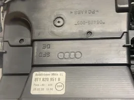 Audi A4 S4 B8 8K Kojelaudan tuuletussuuttimen suojalista 8T1820951B