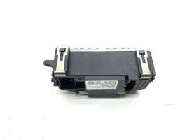 Volkswagen PASSAT B6 Mazā radiatora ventilatora reostats 3C0907521