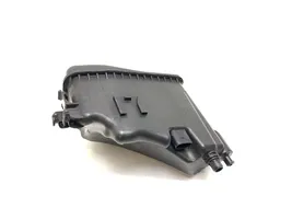 BMW 5 G30 G31 Serbatoio di compensazione del liquido refrigerante/vaschetta 8689765