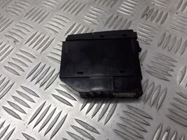 Toyota Avensis T250 Interruptor de calefacción del espejo 84790-05130