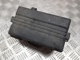 Chevrolet Rezzo Tapa de caja de fusibles 96422657