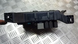 Ford Mondeo Mk III Fuse box cover 1S7T-14A073-AF