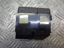 Toyota Avensis T250 Interruptor de calefacción del espejo 84790-05130