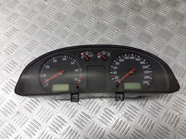 Volkswagen PASSAT B5 Tachometer 