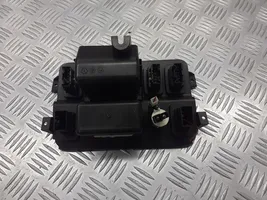 Land Rover Freelander Zestaw przełączników i przycisków FHR100460