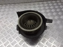 Volkswagen Polo IV 9N3 Moteur de ventilateur porte avant 6Q1819015C