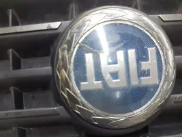 Fiat Punto (199) Rejilla del capó/tapa del motor 46849441