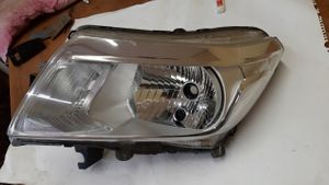 Nissan Navara D22 Phare frontale 