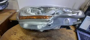 Citroen C4 II Lampa przednia 