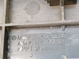 Mercedes-Benz 309 Sonstiges Einzelteil Innenraum Interieur A9068300098