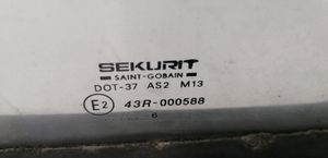 Fiat Ducato Szyba boczna karoseryjna środkowa 43R000588