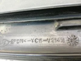 Ford Transit Vetro del deflettore della portiera anteriore - quattro porte YC15V21418