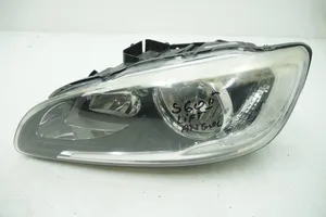 Volvo V60 Lampa przednia 31358099