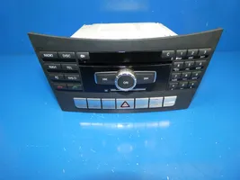 Mercedes-Benz CLS C218 X218 Panel / Radioodtwarzacz CD/DVD/GPS A2189004002